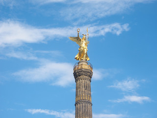 Fototapeta na wymiar Angel statue in Berlin