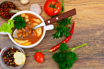 Soup with Tomato and Bean
