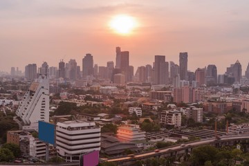 Fototapeta na wymiar sunset cityscape bangkok, thailand 