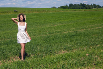 Fototapeta na wymiar young girl in white dress