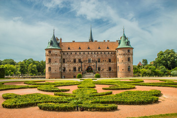 Fototapeta na wymiar Egeskov slot in Denmark