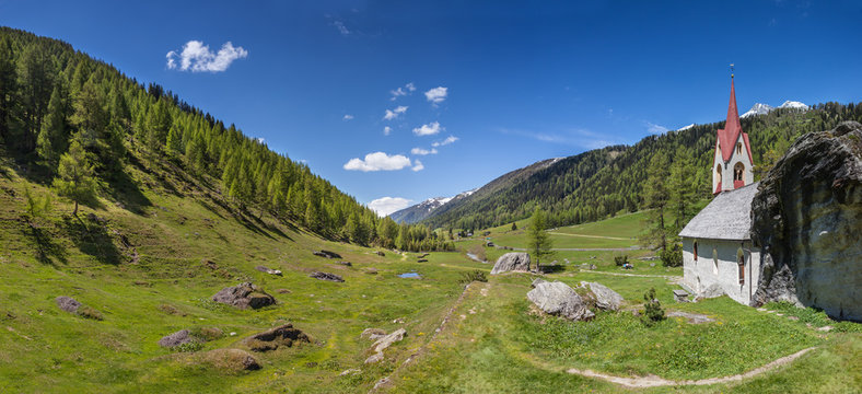 Heilig Geist Kirche in Kasern, Hinteres Ahrntal