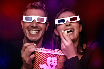 entertaining cine with popcorn - obrazy, fototapety, plakaty