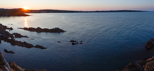 Fototapeta na wymiar Sunset sea coast landscape.