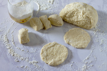 Open pies with meat (belyashi) - the cooking process. Forming th