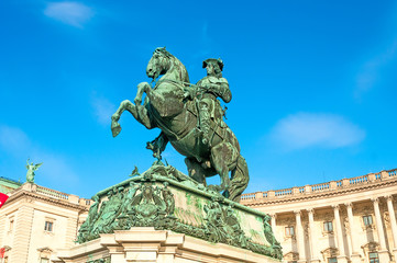 Obraz premium Monument of the Prinz Eugen on Heldenplatz in Vienna, Austria