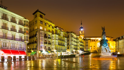 Obraz premium Virgen Blanca Square in night. Vitoria-Gasteiz