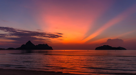 Fototapeta na wymiar Colorful sunset over sea.