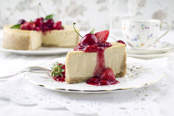 Cheesecake mit Kirschen