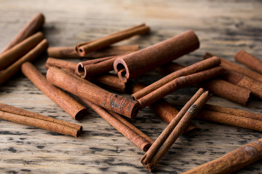 Cinnamon sticks