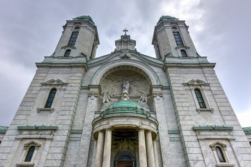 Fototapeta na wymiar Our Lady of Victory Basilica - Lackawanna, NY