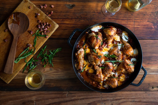 Skillet chicken with tomatoes, pancetta and mozzarella