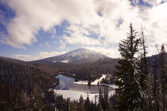 Mt Bachelor,  Lake in mountains