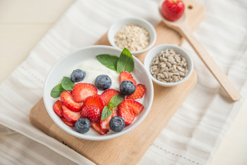 Joghurt mit Beeren