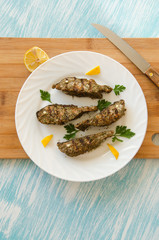 salmon slices round plate cutting board