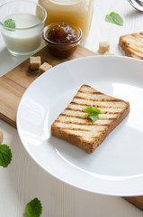 toasts white plate
