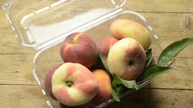 Prunus Persica バントウ 蟠桃 Pesca tabacchiera Saturn Peach אפרסק פיתה Platicarpa كعب الغزال Pessegueiro Platycarpa هلو انجیری Paraguayo Brzoskwinia zwyczajna Lamevirsik Paraguaya فاكهة Персик Şeftali