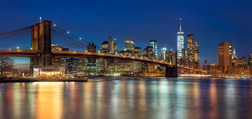 Fototapete Brooklyn Bridge New York - Panoramablick auf die Skyline von Manhattan mit Wolkenkratzern