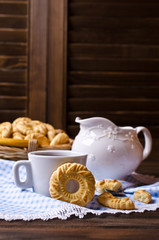 Round cookies with an ornament
