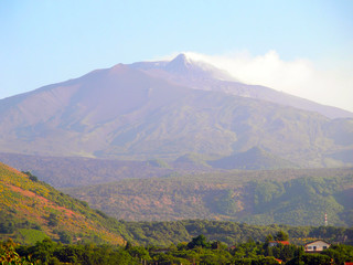 Fototapeta na wymiar Etna volcano smokes.