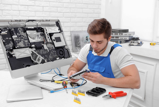 「Repairer」の写真素材 | 33,515件の無料イラスト画像 | Adobe Stock