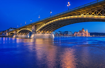 Fototapeta na wymiar Margaret Bridge in Budapest