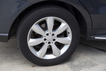 Modern automotive wheel on alloy disc