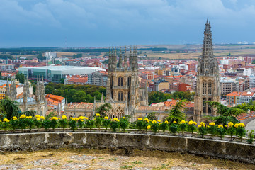 Catedral de Burgos desde el mirador del castillo (España)