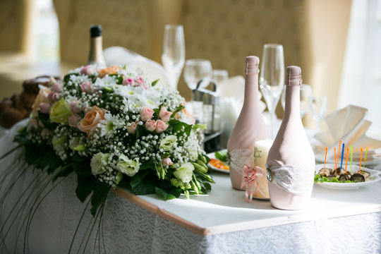 image of tables setting at a luxury wedding hall