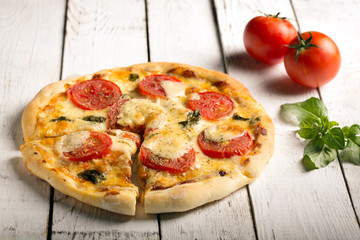Pizza Margherita (ready to eat)