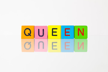 Obraz premium Queen - an inscription from children's blocks