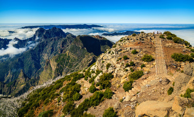 Fototapeta na wymiar trekking path at the top pf the peak Pico Ruivo