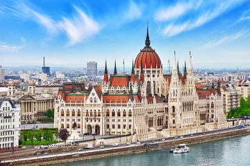 Fotobehang Boedapest Hongaars parlement overdag. Boedapest. Uitzicht vanaf Old Fisherm