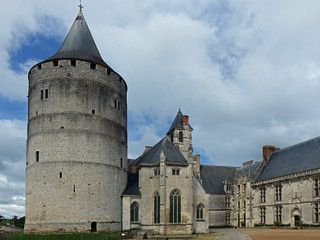 Fototapeta na wymiar Le château de Châteaudun et son donjon