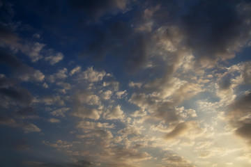 Fototapeta premium The sky is beautiful dark blue with dramatic clouds in the early morning
