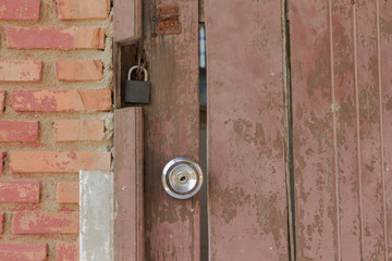 chain door lock