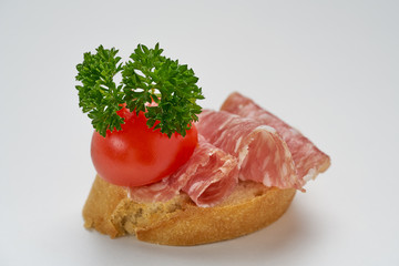 Salamischnittchen