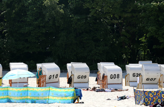 Kosze plażowe.