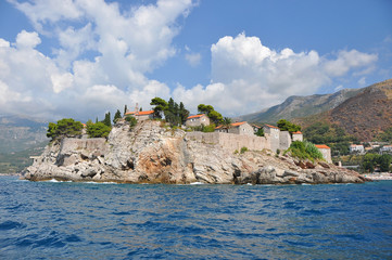 Fototapeta na wymiar View of the island Sveti Stefan