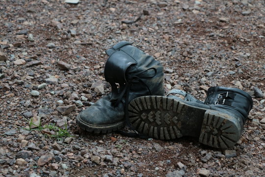 scarponi da soldato nel fango 