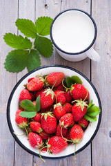 Fresh Strawberries and milk