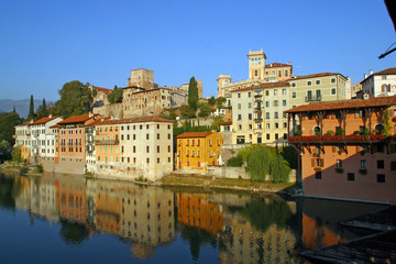 Fototapeta na wymiar Veneto,Bassano del Grappa,il fiume Brenta.