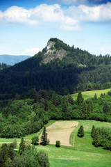 Mountains Pieniny in Slovakia and Poland © luzkovyvagon.cz