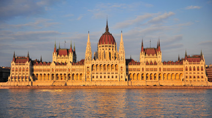Fototapeta premium Panoramic view of Budapest Parliament