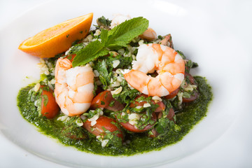 Green salad with shrimps