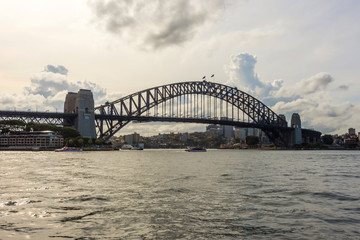 Naklejka premium Sydney harbour bridge in daylight