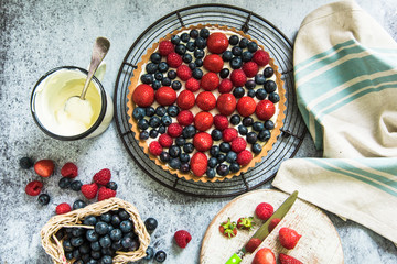 summer berry fruits tarta