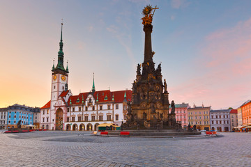 Town hall and Holy Trinity Column in the main square of the old town of Olomouc, Czech Republic. - obrazy, fototapety, plakaty