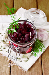 Canned beet slices