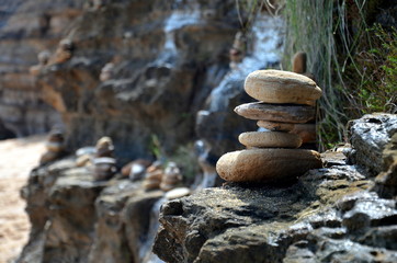 Fototapeta na wymiar Balanced rocks in the Bouddi National Park